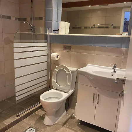 Residents Ionian Argostoli (Kefalonia)