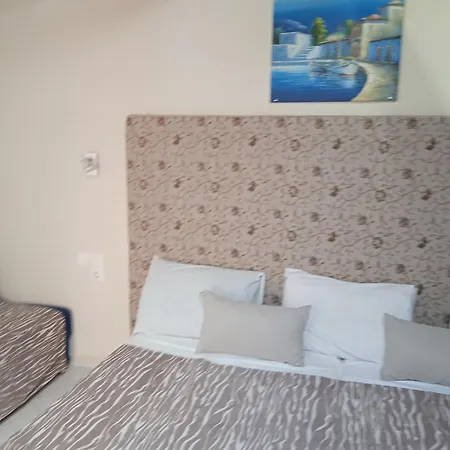 Residents Ionian أرغوستولي