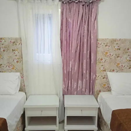 Residents Ionian Argostoli (Kefalonia)